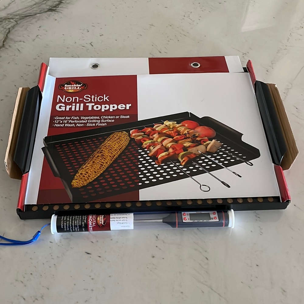 Smokin’ Grill  Non-Stick Grill Topper & Digital Meat Thermometer Set